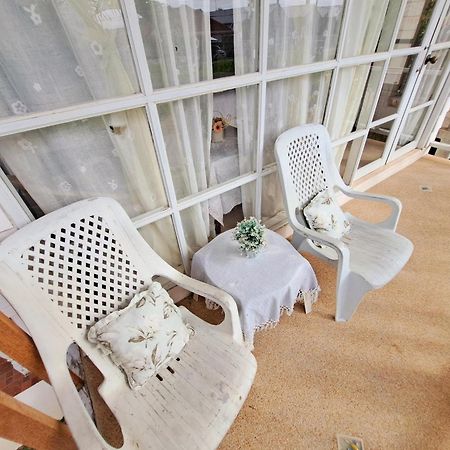 Prathana Garden Beach Resort Хуа Хин Екстериор снимка