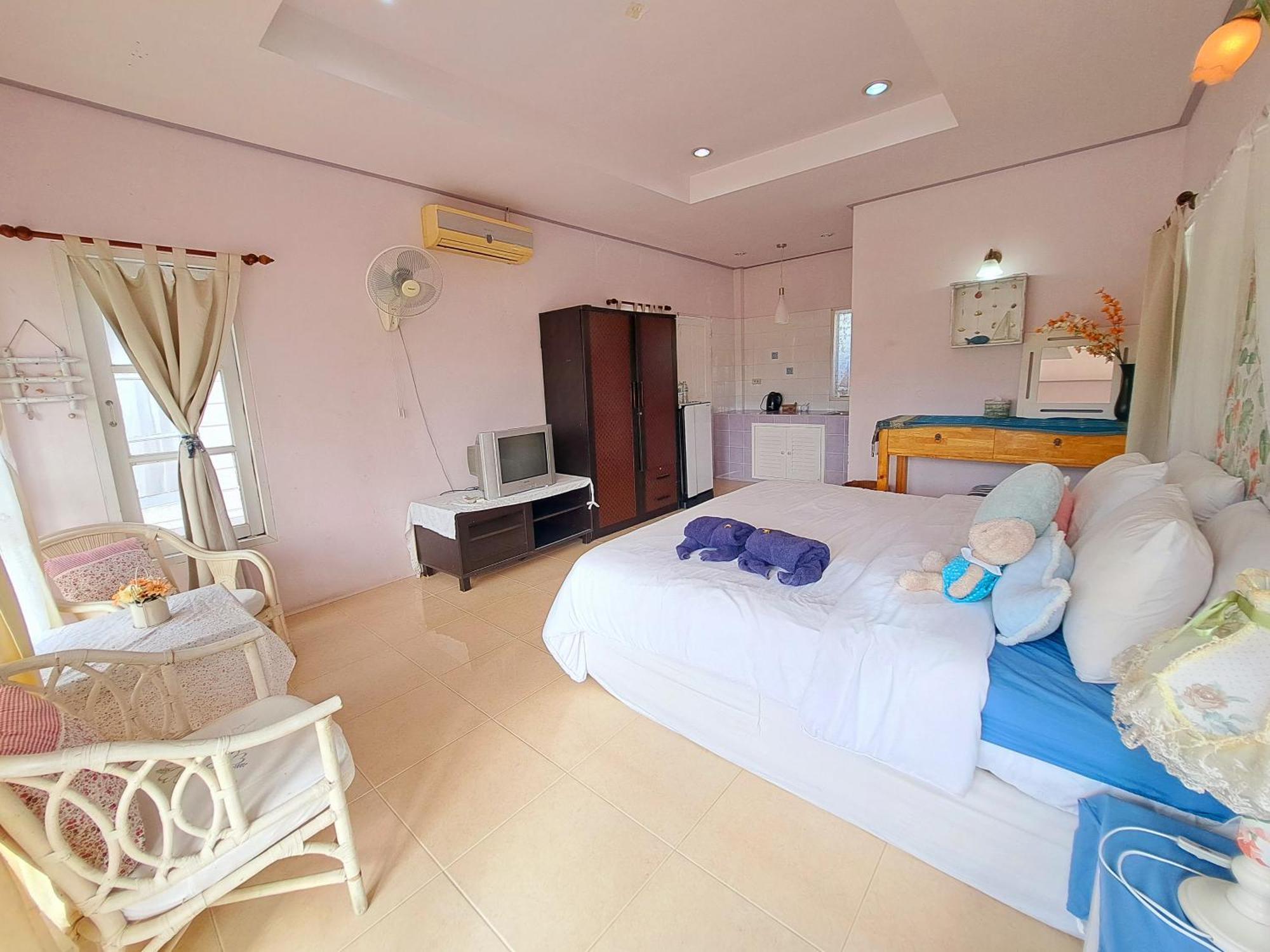 Prathana Garden Beach Resort Хуа Хин Екстериор снимка