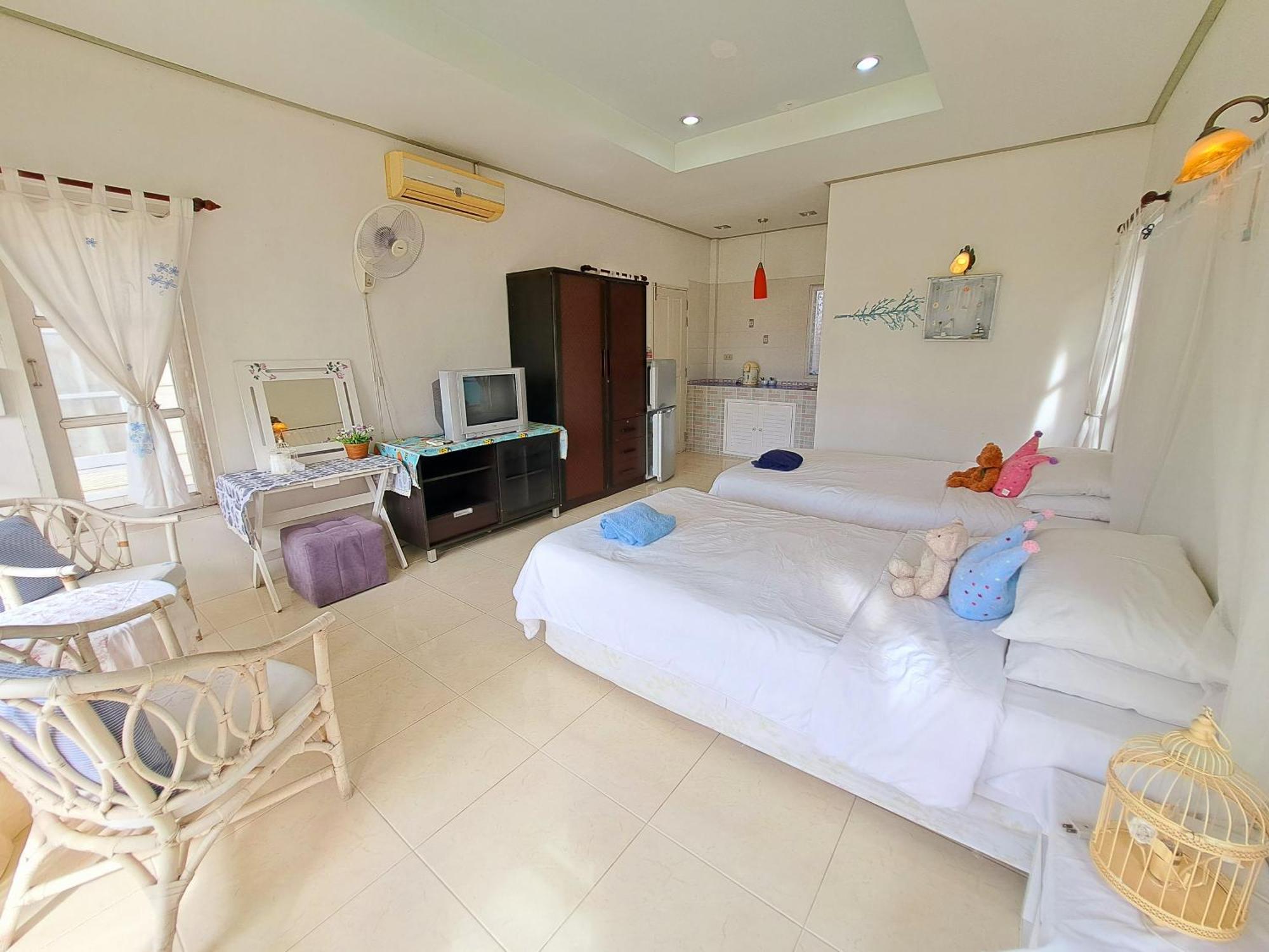 Prathana Garden Beach Resort Хуа Хин Екстериор снимка
