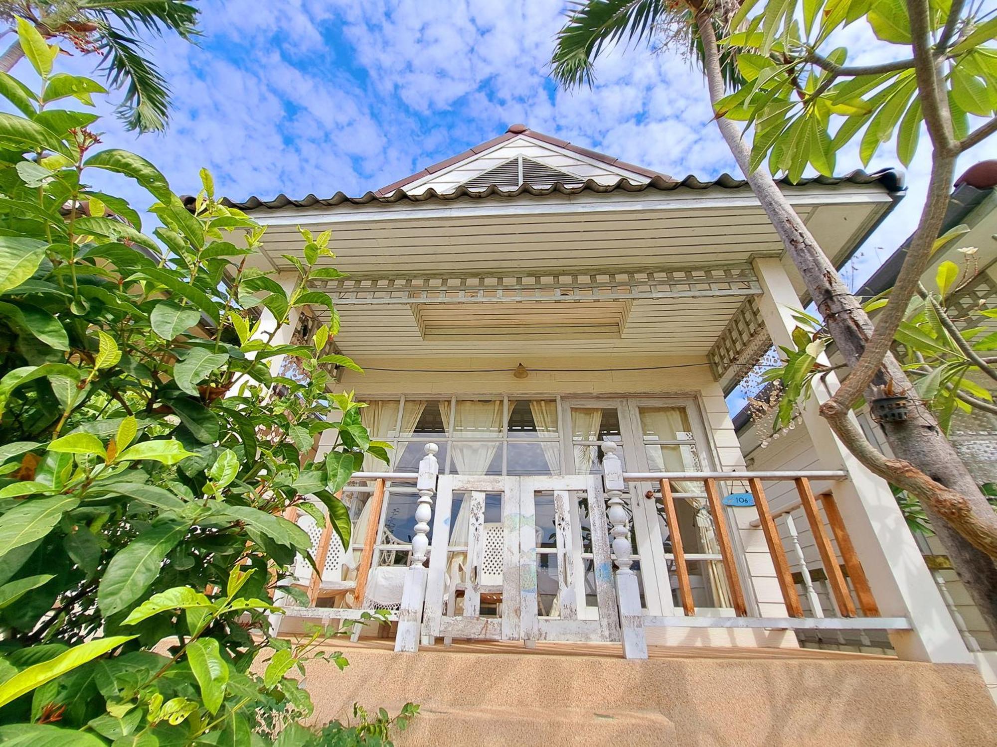 Prathana Garden Beach Resort Хуа Хин Екстериор снимка