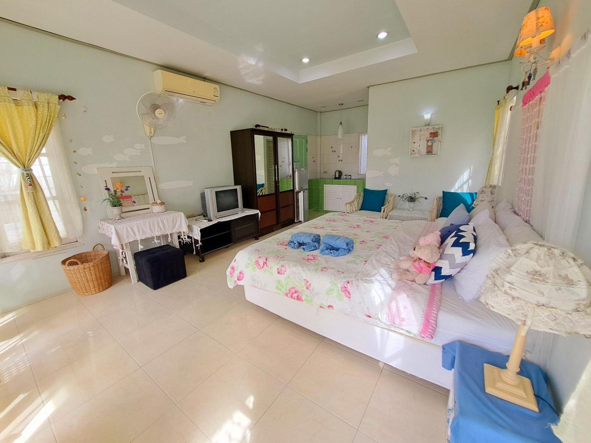 Prathana Garden Beach Resort Хуа Хин Екстериор снимка