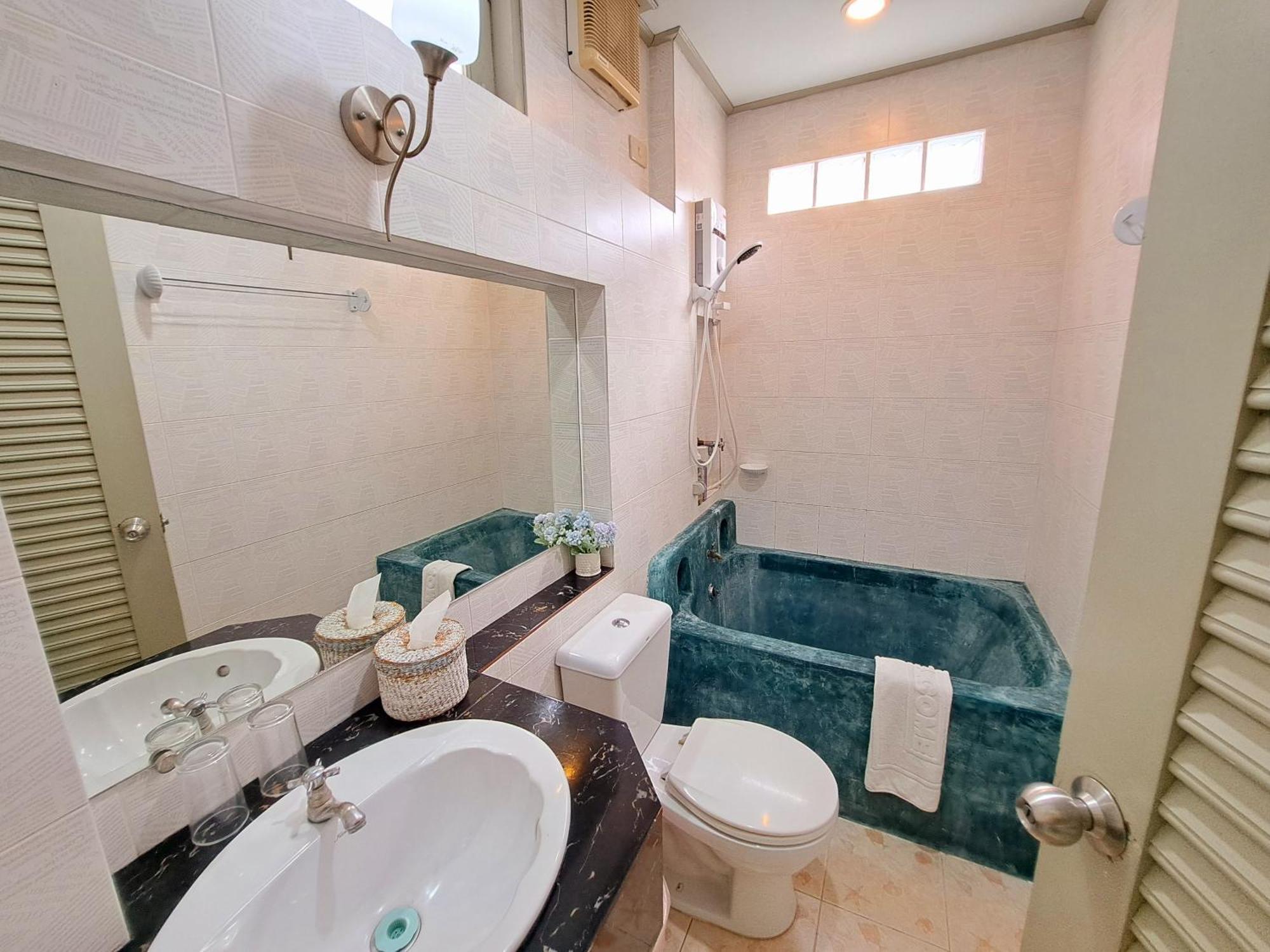 Prathana Garden Beach Resort Хуа Хин Екстериор снимка
