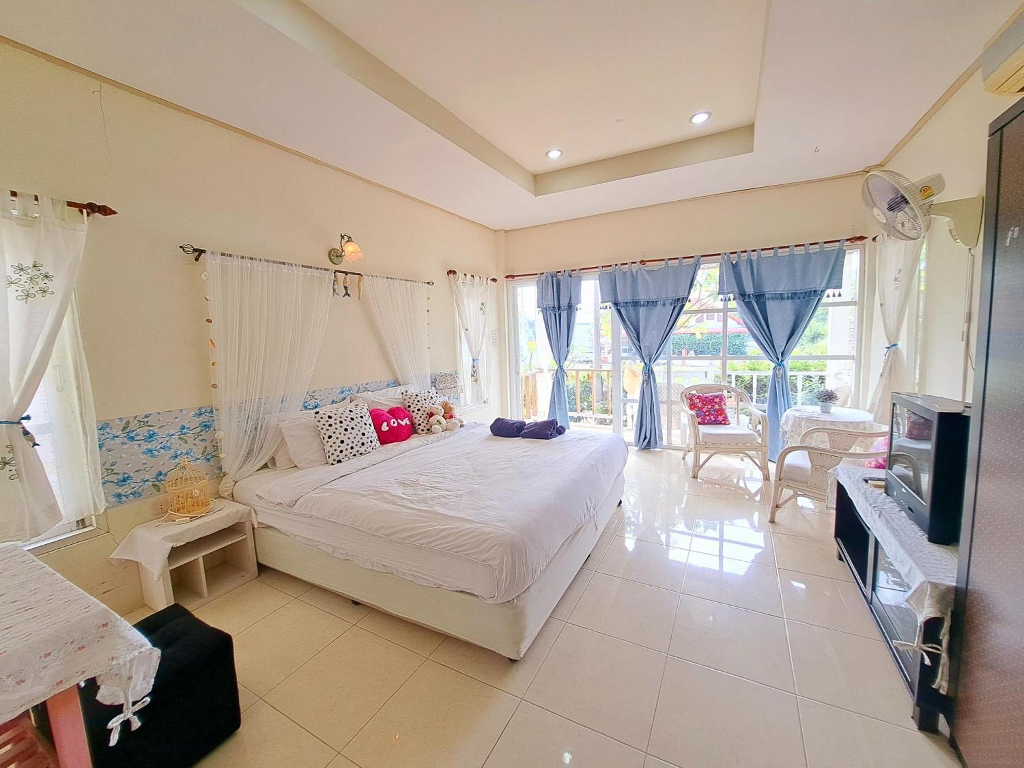 Prathana Garden Beach Resort Хуа Хин Екстериор снимка
