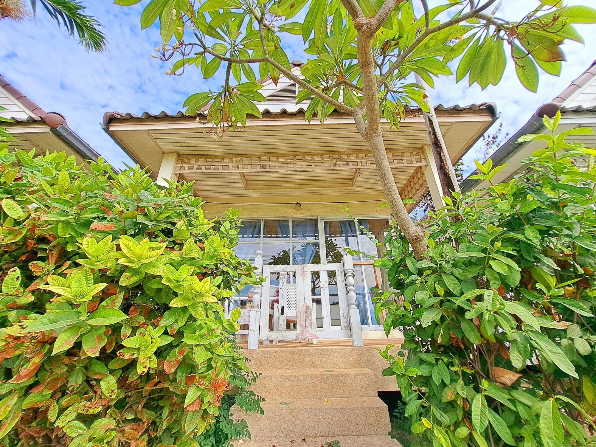 Prathana Garden Beach Resort Хуа Хин Екстериор снимка