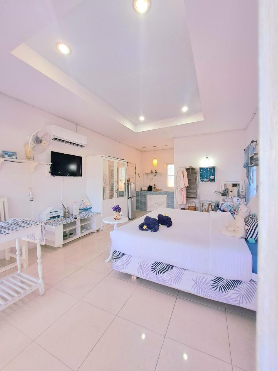 Prathana Garden Beach Resort Хуа Хин Екстериор снимка