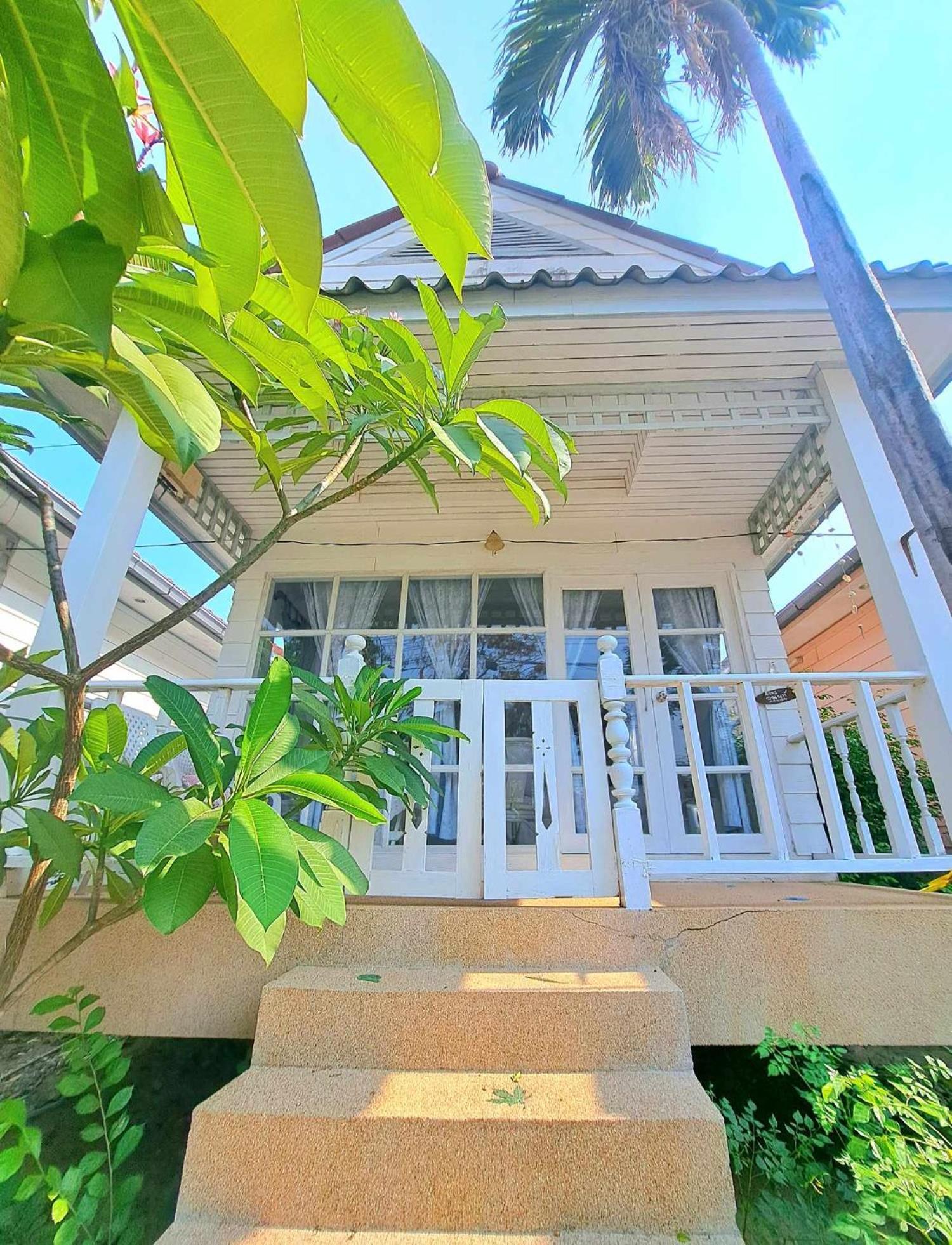 Prathana Garden Beach Resort Хуа Хин Екстериор снимка